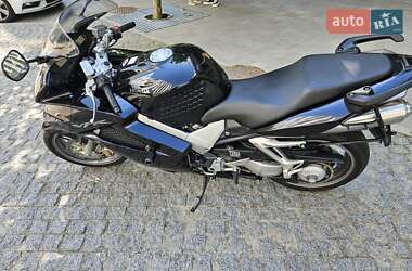 Мотоцикл Спорт-туризм Honda VFR 800F Interceptor 2006 в 