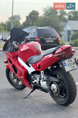 Мотоцикл Спорт-туризм Honda VFR 800F Interceptor 1999 в 