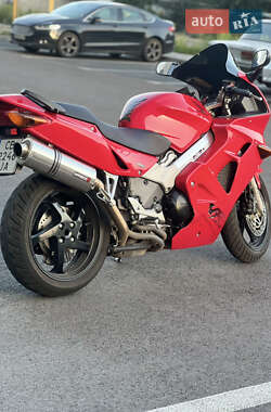 Мотоцикл Спорт-туризм Honda VFR 800F Interceptor 1999 в 