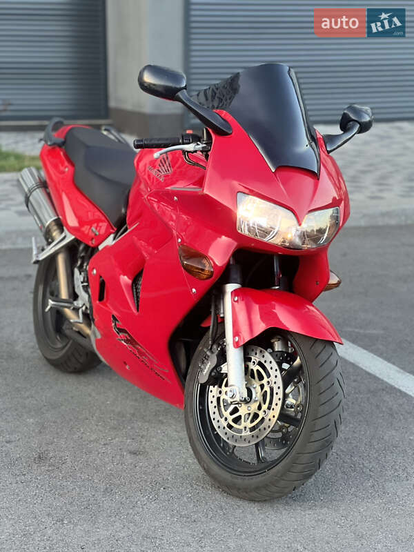 Мотоцикл Спорт-туризм Honda VFR 800F Interceptor 1999 в Чернигове