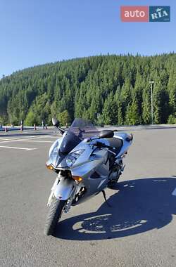 Мотоцикл Спорт-туризм Honda VFR 800F Interceptor 2003 в 