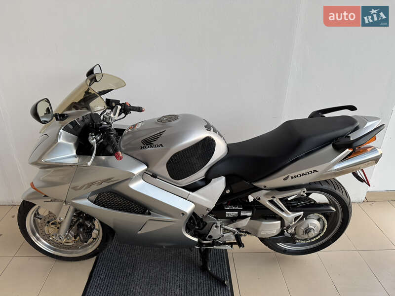 Мотоцикл Спорт-туризм Honda VFR 800F Interceptor 2004 в Києві фото 11 Мотоцикл Спорт-туризм Honda VFR 800F Interceptor 2004 в Києві