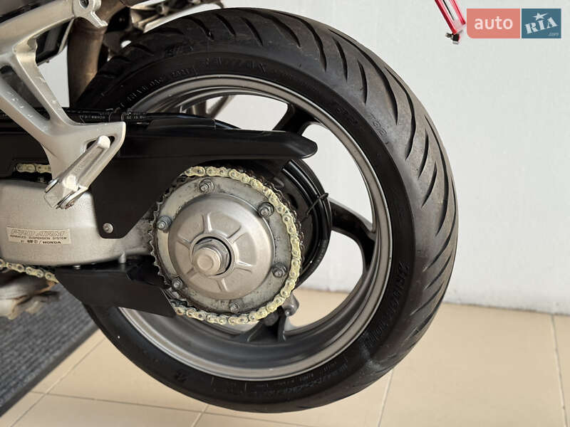 Мотоцикл Спорт-туризм Honda VFR 800F Interceptor 2004 в Києві фото 26 Мотоцикл Спорт-туризм Honda VFR 800F Interceptor 2004 в Києві