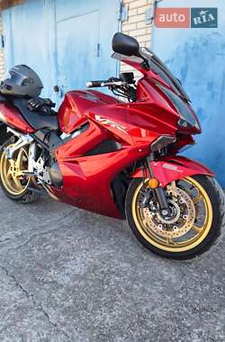 Мотоцикл Спорт-туризм Honda VFR 800F Interceptor 2012 в 