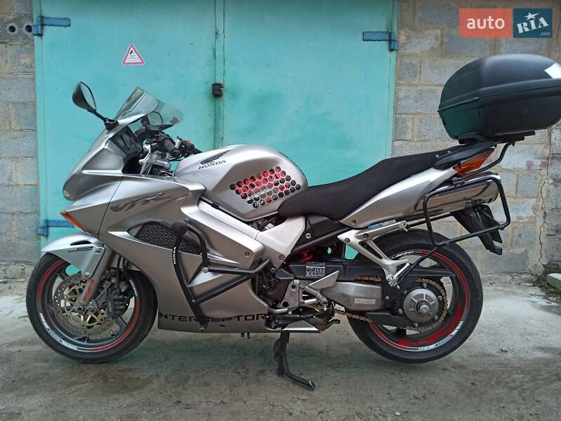 Мотоцикл Спорт-туризм Honda VFR 800F Interceptor 2004 в Бердичеві