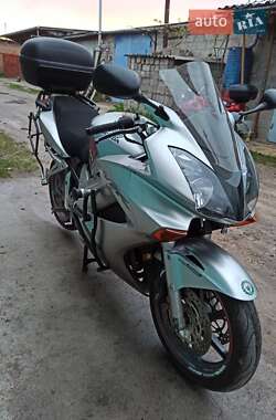 Мотоцикл Спорт-туризм Honda VFR 800F Interceptor 2004 в 