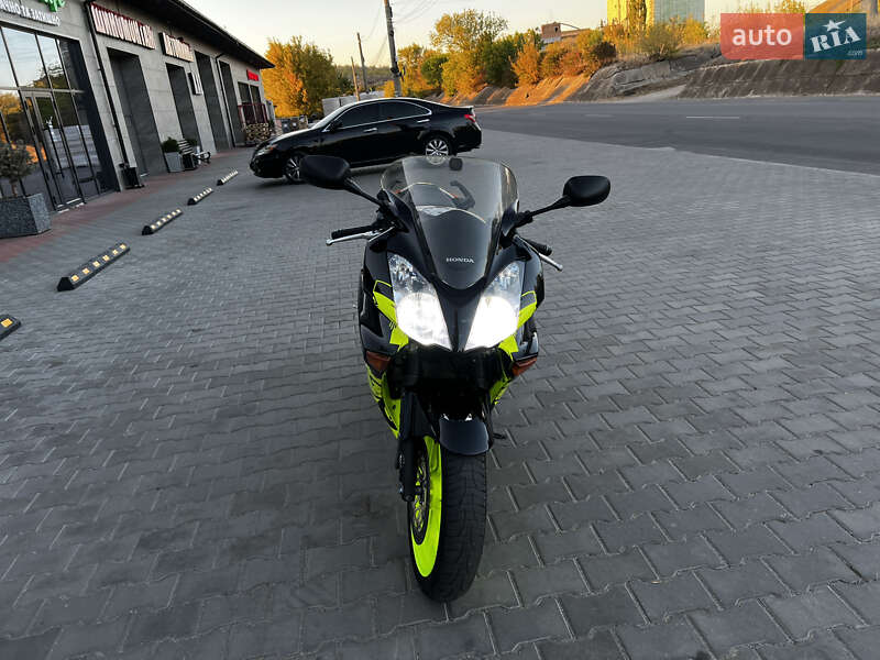 Мотоцикл Спорт-туризм Honda VFR 800F Interceptor 2002 в Березівці