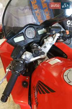 Мотоцикл Спорт-туризм Honda VFR 800F Interceptor 2004 в 