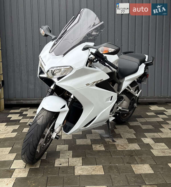 Мотоцикл Спорт-туризм Honda VFR 800F Interceptor 2014 в Новомосковську фото 8 Мотоцикл Спорт-туризм Honda VFR 800F Interceptor 2014 в Новомосковську