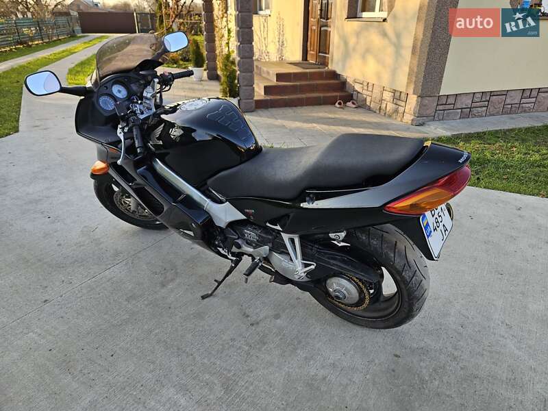Мотоцикл Спорт-туризм Honda VFR 800F Interceptor 1999 в Радехове фото 8 Мотоцикл Спорт-туризм Honda VFR 800F Interceptor 1999 в Радехове