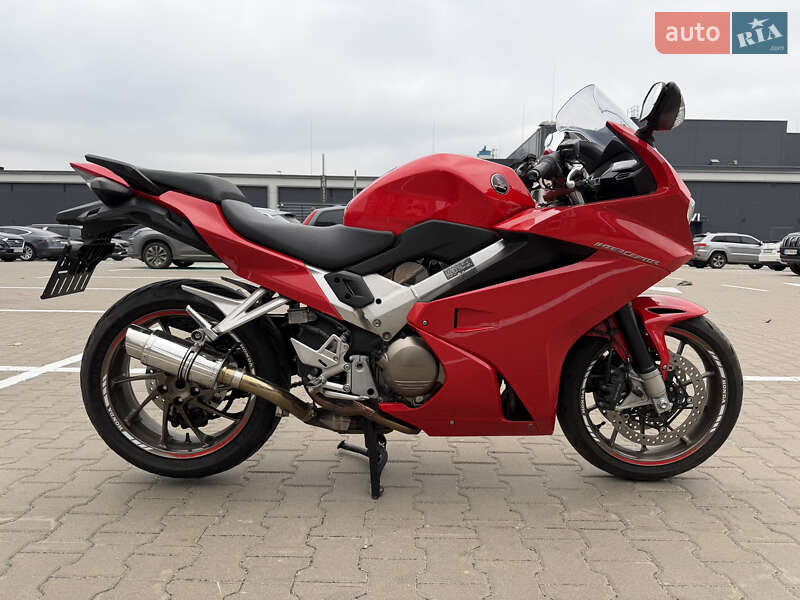 Мотоцикл Спорт-туризм Honda VFR 800F Interceptor 2015 в Києві фото 3 Мотоцикл Спорт-туризм Honda VFR 800F Interceptor 2015 в Києві