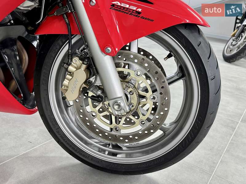 Мотоцикл Спорт-туризм Honda VFR 800F Interceptor 2005 в Хмельницькому фото 7 Мотоцикл Спорт-туризм Honda VFR 800F Interceptor 2005 в Хмельницькому