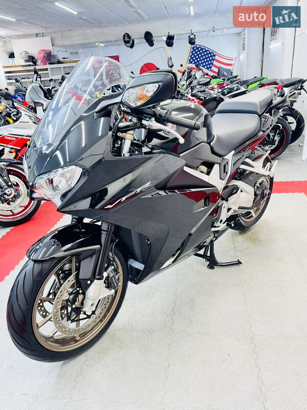 Спортбайк Honda VFR 800F Interceptor 2014 в Одессе фото 11 Спортбайк Honda VFR 800F Interceptor 2014 в Одессе