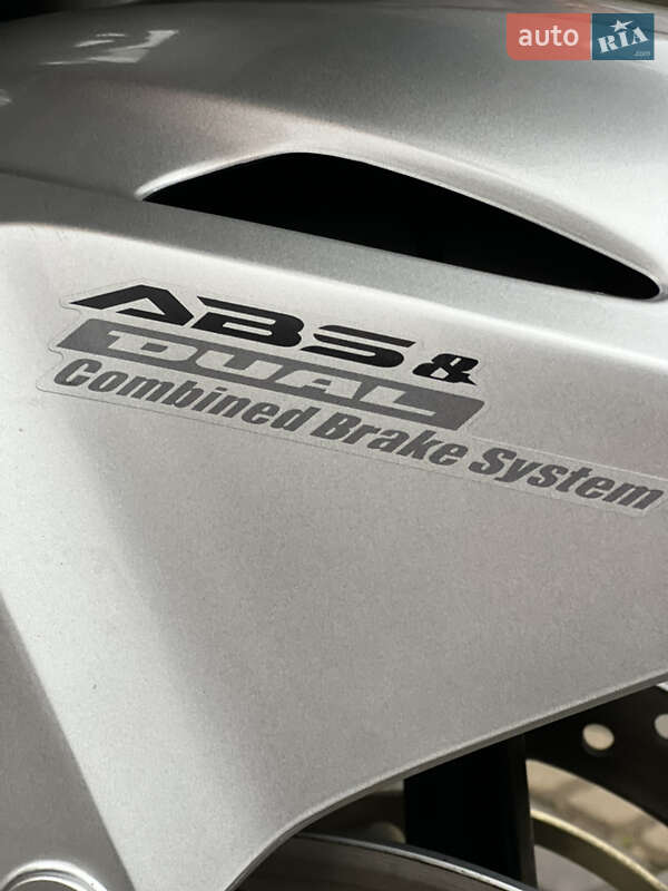 Мотоцикл Спорт-туризм Honda VFR 800F Interceptor 2002 в Буську