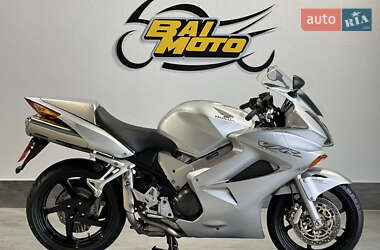 Мотоцикл Спорт-туризм Honda VFR 800F Interceptor 2002 в Буске