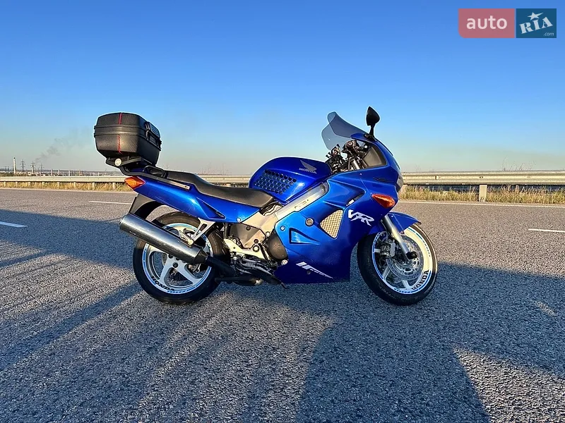 Honda VFR 800F Interceptor 2000