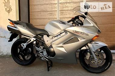 Мотоцикл Спорт-туризм Honda VFR 2003 в Ровно