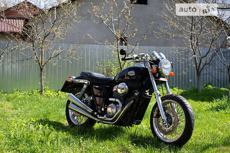 Мотоцикл Классик Honda VRX 400 Roadster 1995 в 