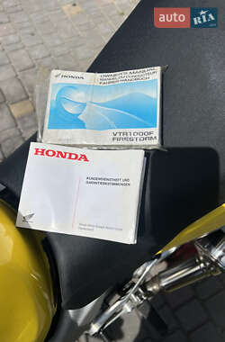 Мотоцикл Спорт-туризм Honda VTR 1000 2002 в 