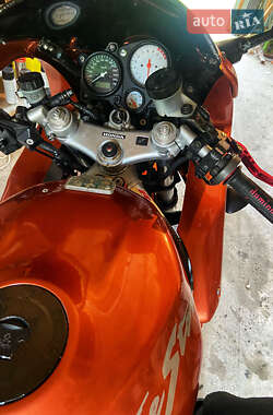 Спортбайк Honda VTR 1000F 2001 в 