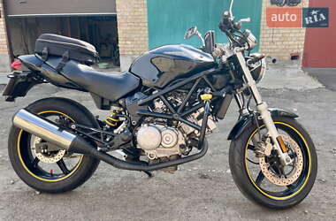 Мотоцикл Классик Honda VTR 250 2003 в 