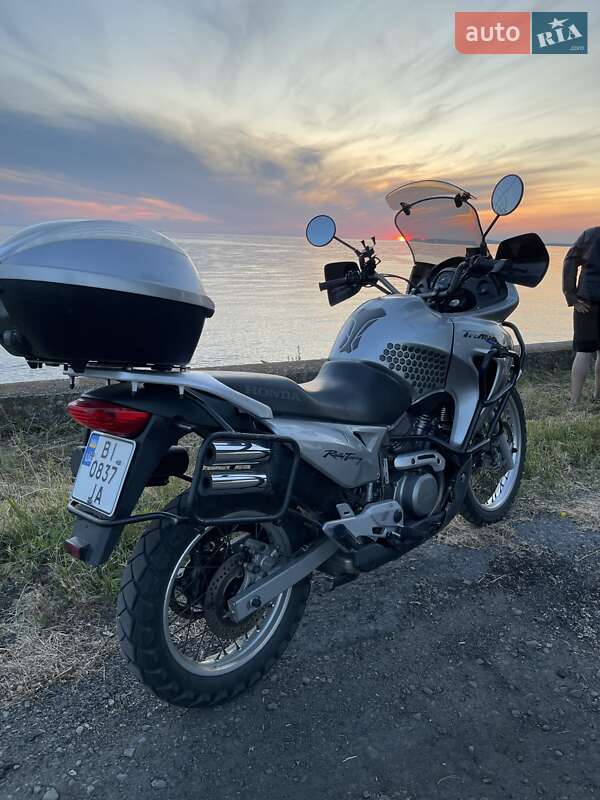 Мотоцикл Многоцелевой (All-round) Honda XL 650V Transalp 2004 в Кременчуге