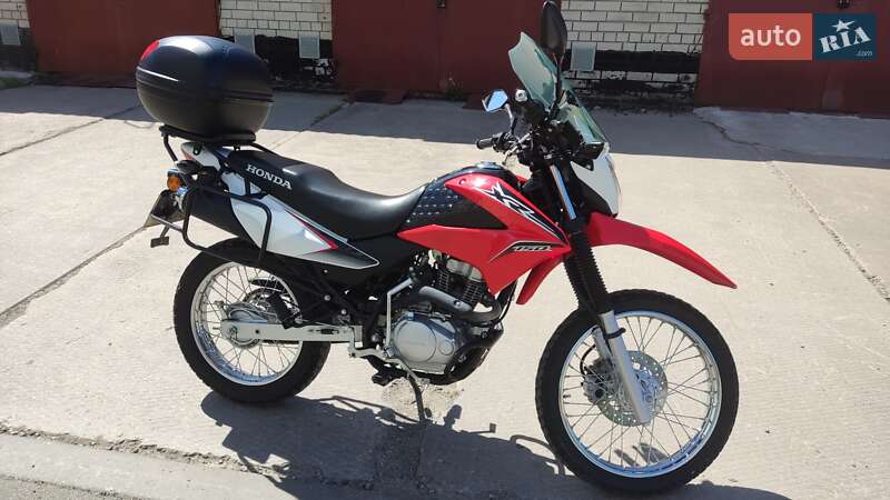 Мотоцикл Внедорожный (Enduro) Honda XR 150L 2015 в Новомосковске