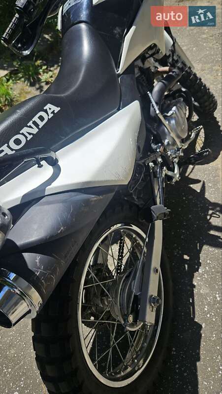 Мотоцикл Внедорожный (Enduro) Honda XR 150L 2014 в 