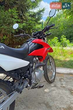 Мотоцикл Позашляховий (Enduro) Honda XR 150L 2014 в Чернівцях