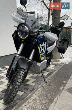 Мотоцикл Позашляховий (Enduro) Husqvarna Norden 901 Expedition 2024 в 