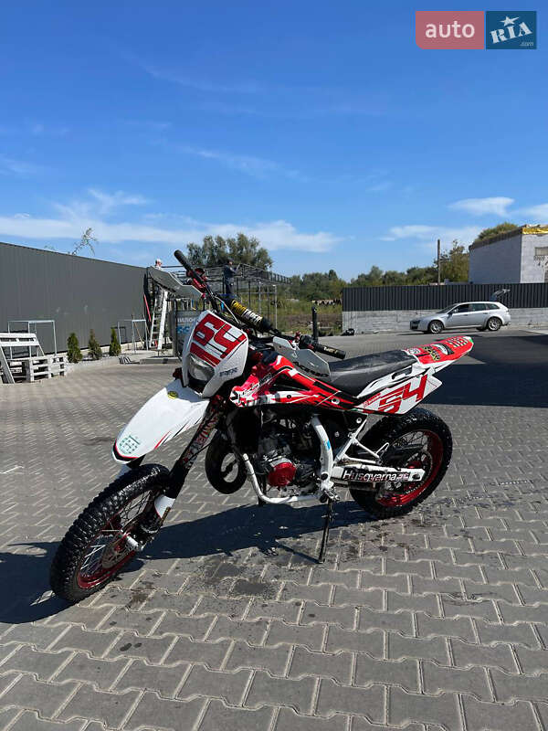 Мотоцикл Супермото (Motard) Husqvarna SM 125 2010 в Фастове