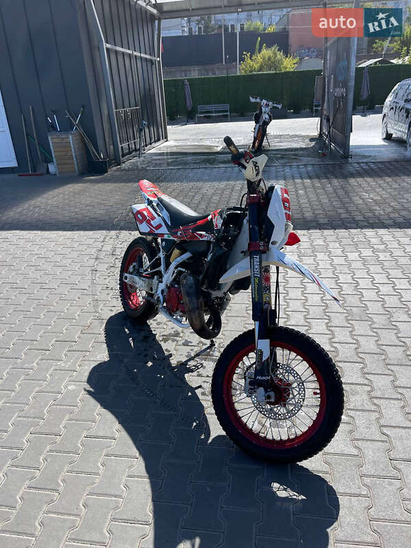 Мотоцикл Супермото (Motard) Husqvarna SM 125 2010 в Фастове