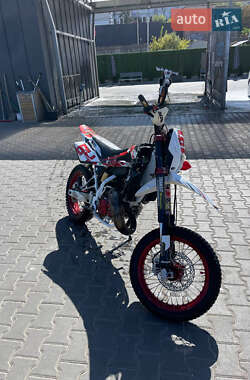 Мотоцикл Супермото (Motard) Husqvarna SM 125 2010 в 