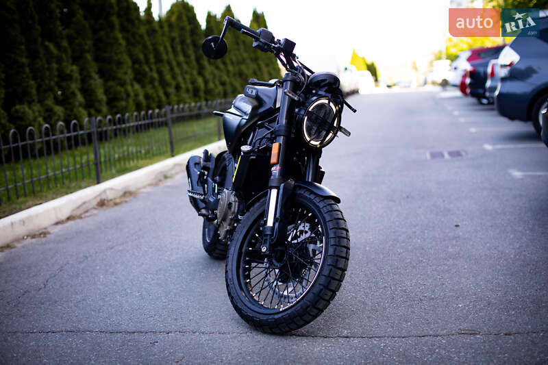 Мотоцикл Без обтікачів (Naked bike) Husqvarna Svartpilen 2023 в Києві