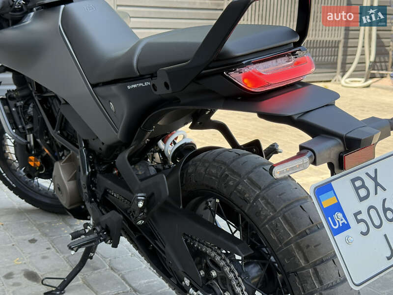 Мотоцикл Без обтікачів (Naked bike) Husqvarna Svartpilen 2024 в Кам'янець-Подільському