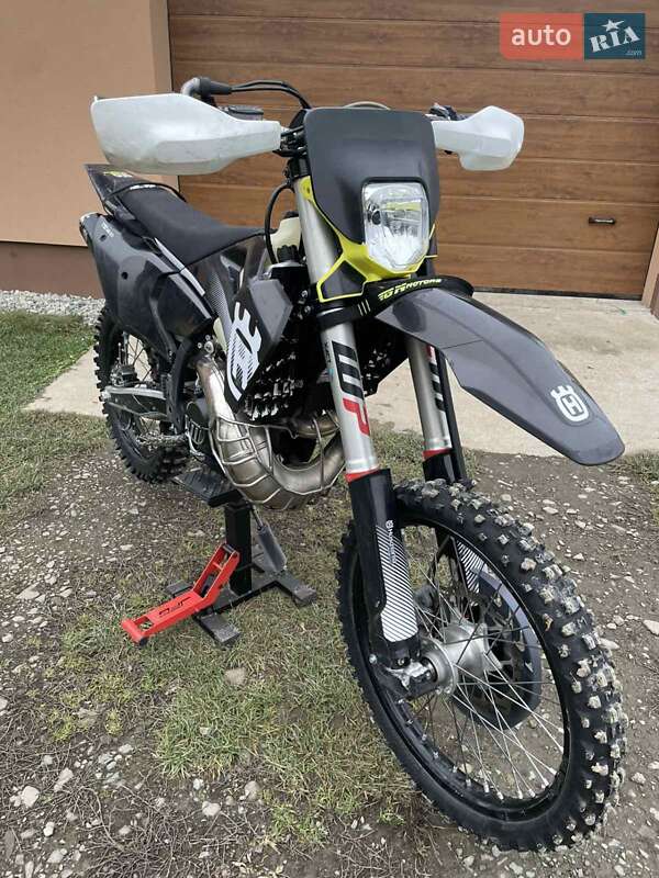 Мотоцикл Позашляховий (Enduro) Husqvarna TE 300 2024 в Коломиї фото 3 Мотоцикл Позашляховий (Enduro) Husqvarna TE 300 2024 в Коломиї