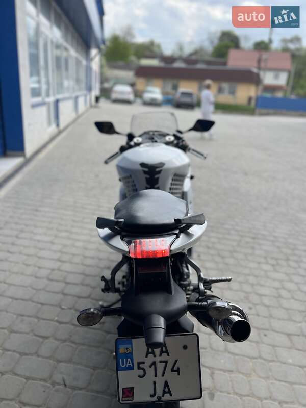 Спортбайк Hyosung GT 250R 2010 в Кременце