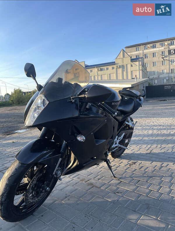 Спортбайк Hyosung GT 250R 2013 в Каменец-Подольском фото 5 Спортбайк Hyosung GT 250R 2013 в Каменец-Подольском