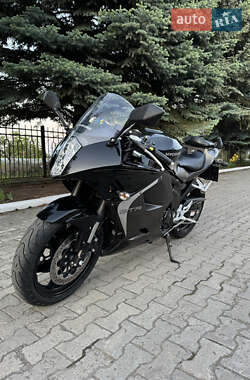 Мотоцикл Спорт-туризм Hyosung GT 650R 2013 в 