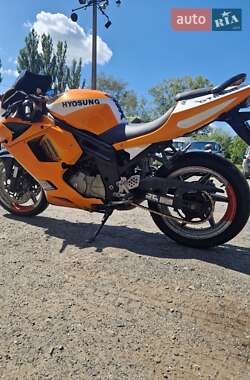 Мотоцикл Спорт-туризм Hyosung GT 650R 2008 в 
