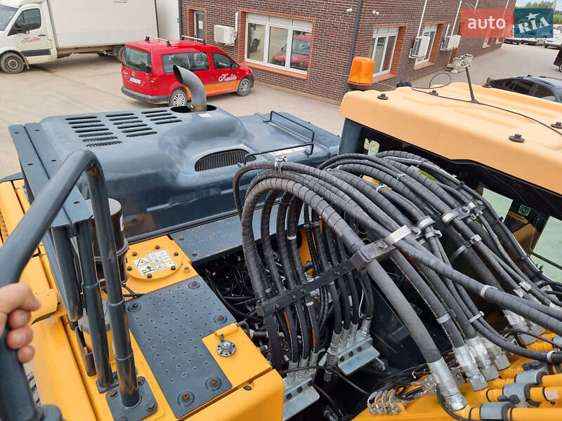 Колісний екскаватор Hyundai 180D 2022 в Одесі