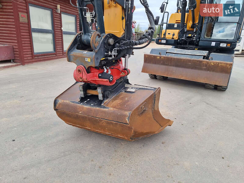 Колісний екскаватор Hyundai 180D 2022 в Одесі