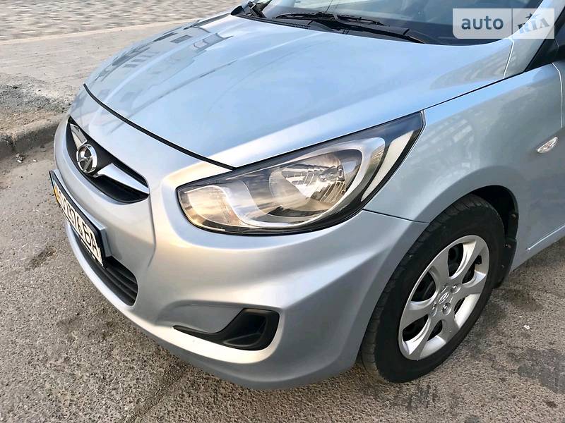 Седан Hyundai Accent 2011 в Мукачевому