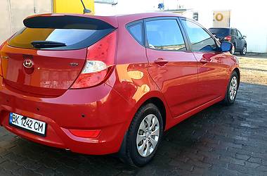 Хетчбек Hyundai Accent 2015 в 