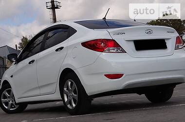 Седан Hyundai Accent 2013 в 