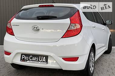 Хетчбек Hyundai Accent 2015 в 