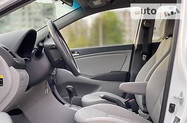 Хетчбек Hyundai Accent 2015 в 
