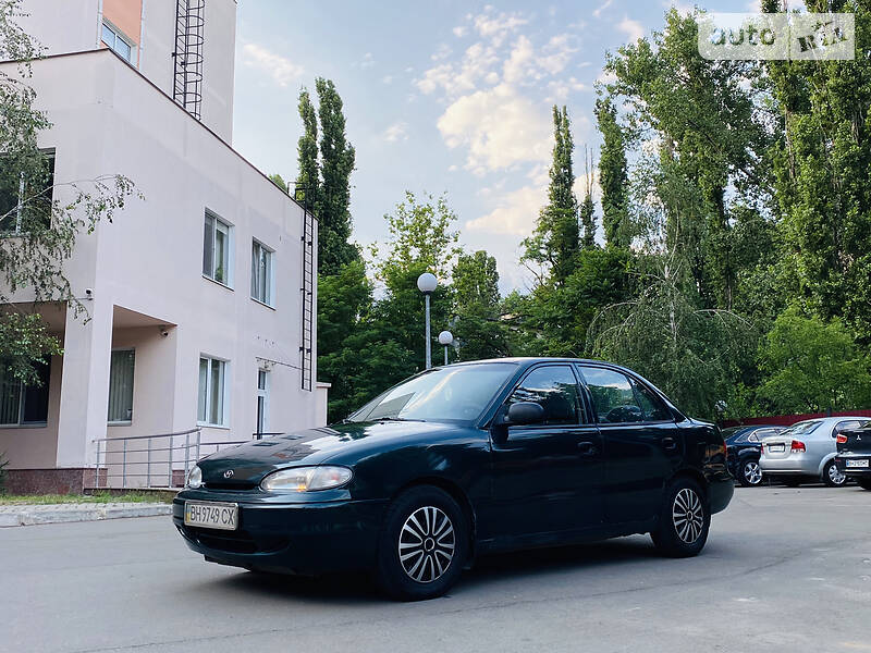 Седан Hyundai Accent 1995 в Одессе