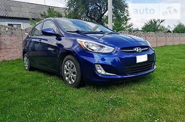 Седан Hyundai Accent 2015 в Бродах