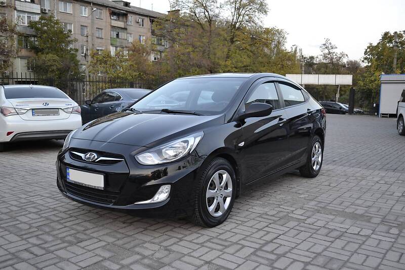 Седан Hyundai Accent 2014 в Маріуполі